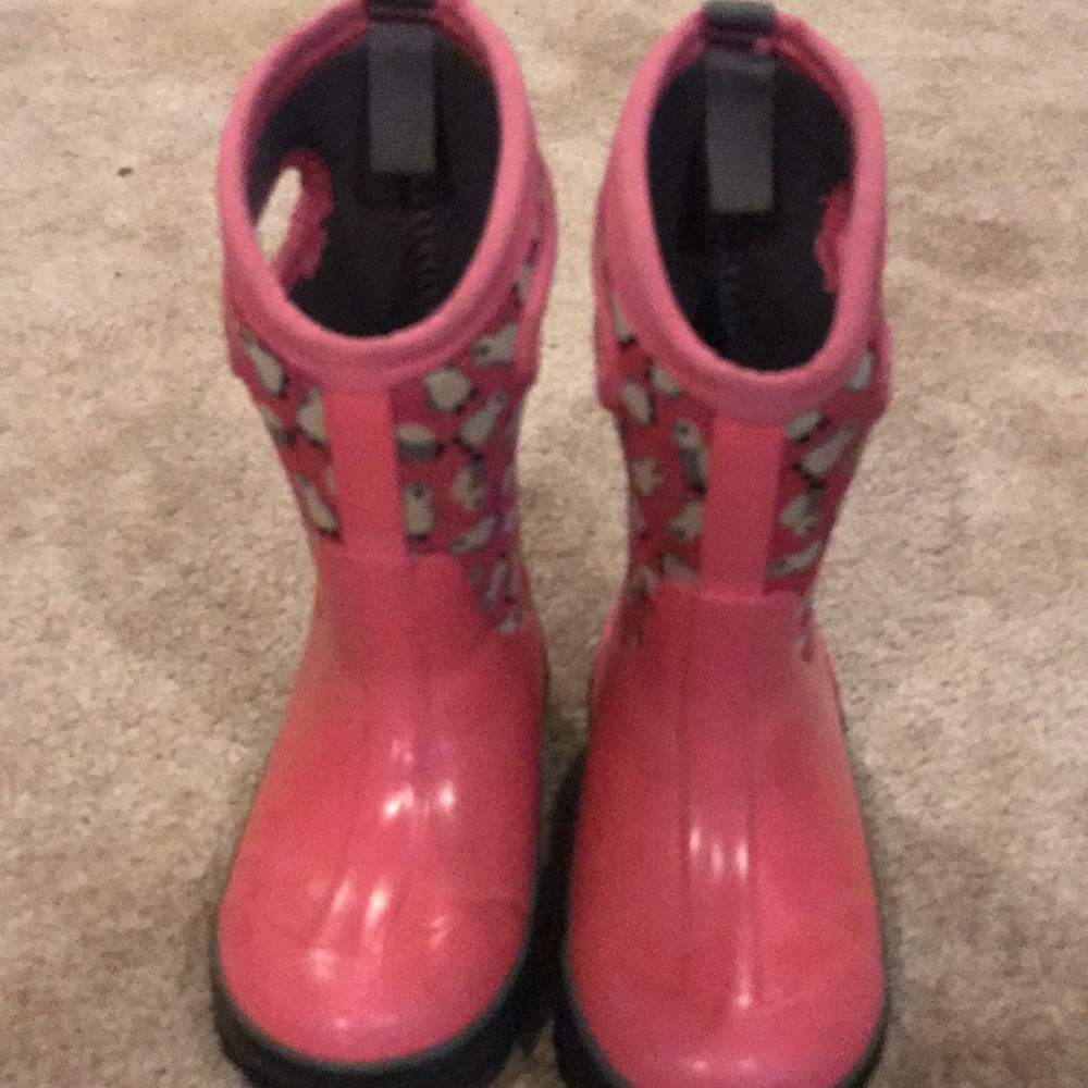 Adorable BOGS girls boots